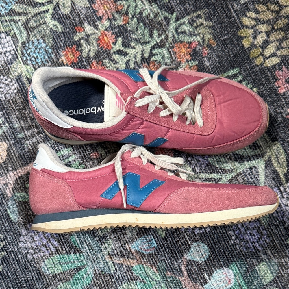 New Balance Rose and Teal Sneakers Womens size 9.5